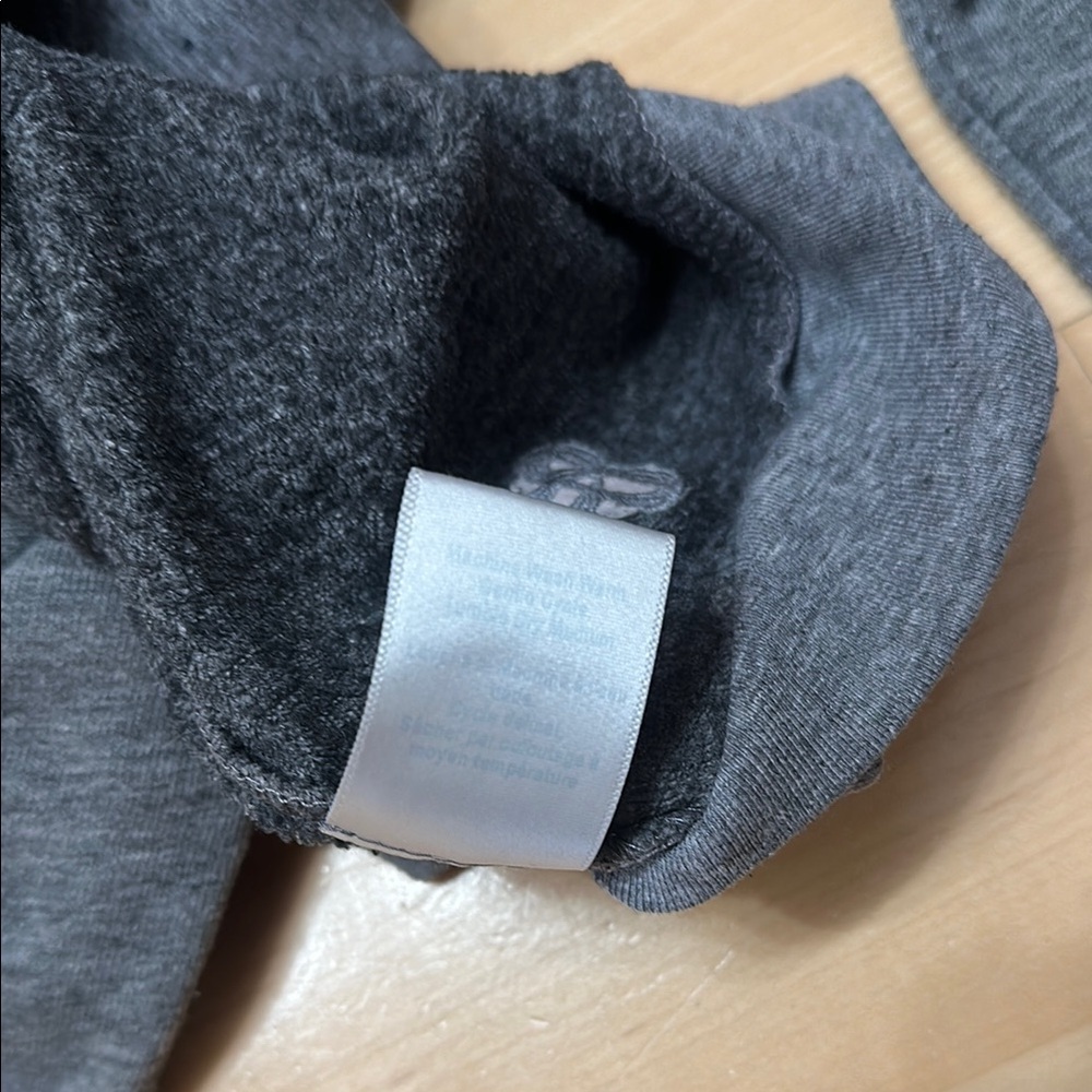 Aritzia Gray Fleece Cropped Long Sleeve | TNA - Picture 7 of 10